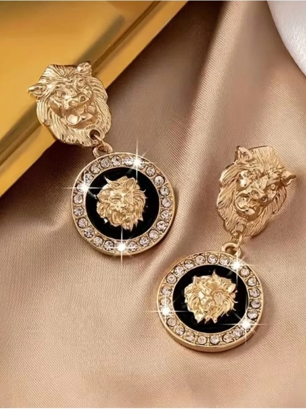 Gold Lion Head Drop Earrings w/ Black Disc Stud Statement Women’s Fashion NWT - Picture 3 of 6